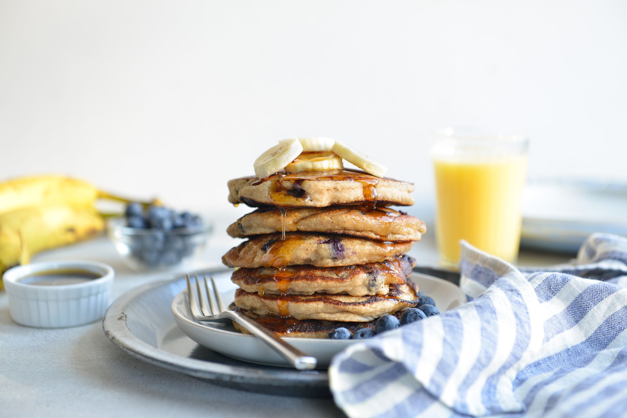 OATMEAL BANANA BLUEBERRY PANCAKES-1